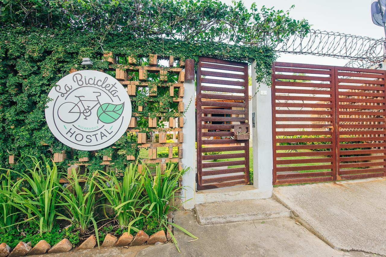 La Bicicleta Hostal Hotel Managua Exterior photo